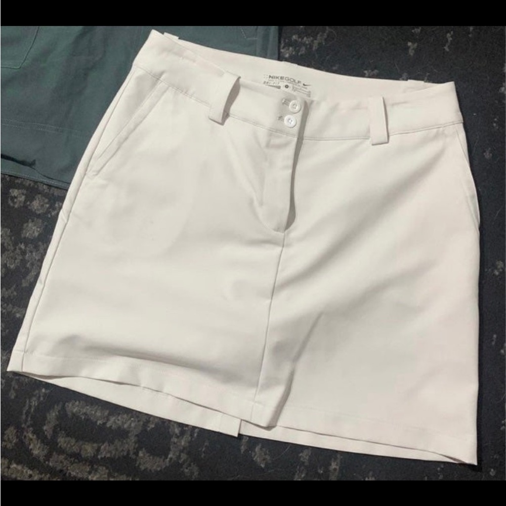 Nike: Golf Skort Cream colored size 6